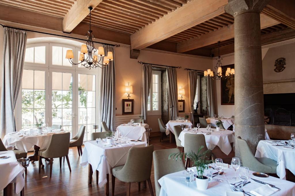Château des Comtes de Challes — the beamed dining room