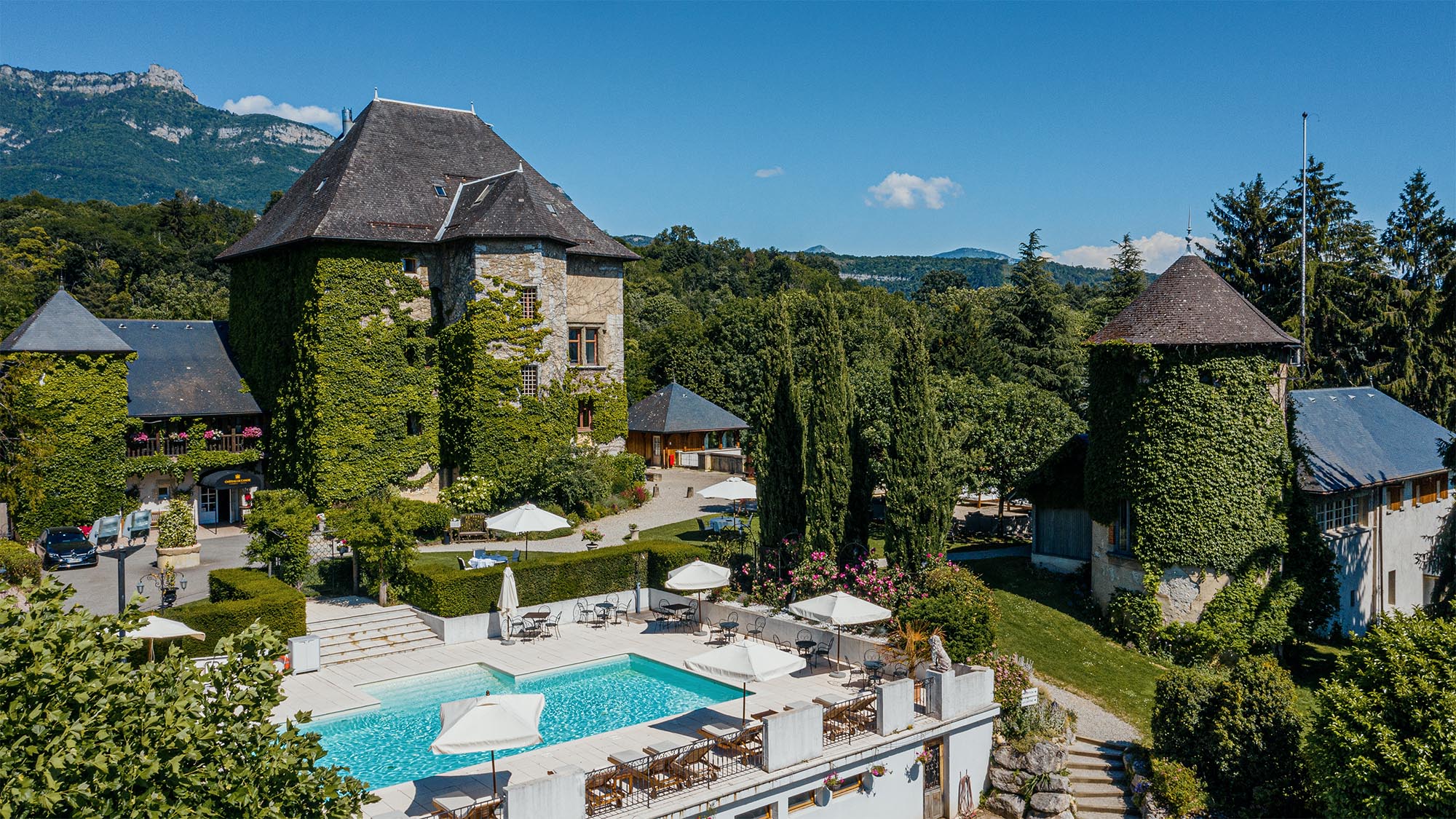 Château de Candie | aerial view of the château, pool and grounds